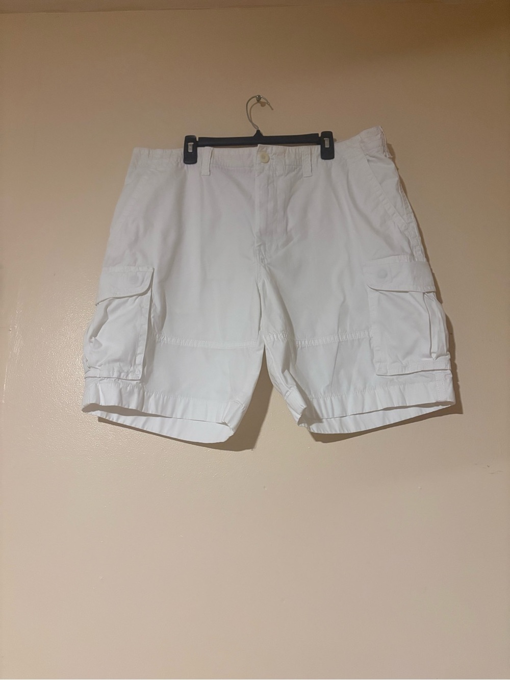 Tommy Hilfiger White Cargo Shorts with Flap Pockets